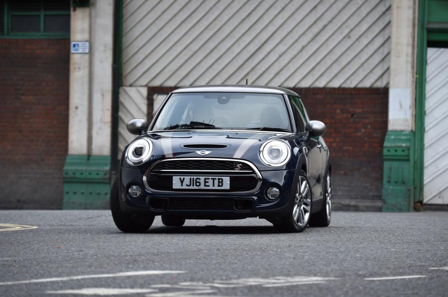  Mini Cooper S Seven 2016 года  (UK) (фото 26 из 30)